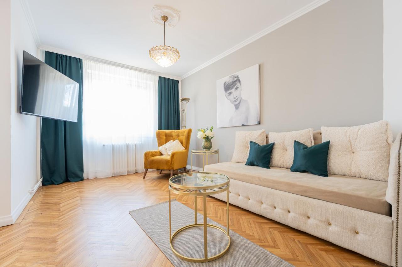 Haga Flat Lejlighed Oradea Eksteriør billede