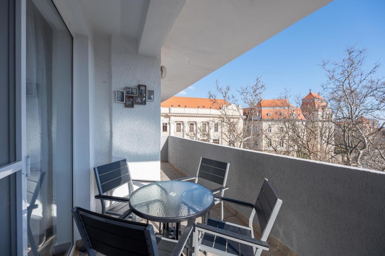 Haga Flat Lejlighed Oradea Eksteriør billede